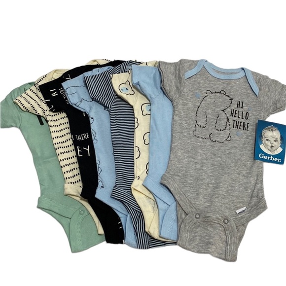 Gerber Other - 4/$20 Gerber Newborn Onesie Bodysuits, 8 pieces